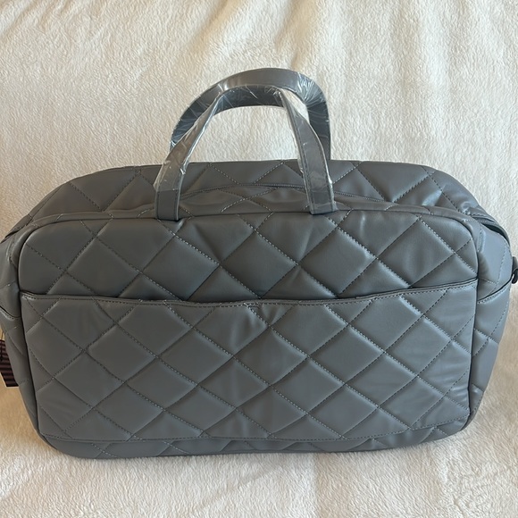 NWT, Gilda Paris Quilted Weekender Bag.Gray - Picture 7 of 11